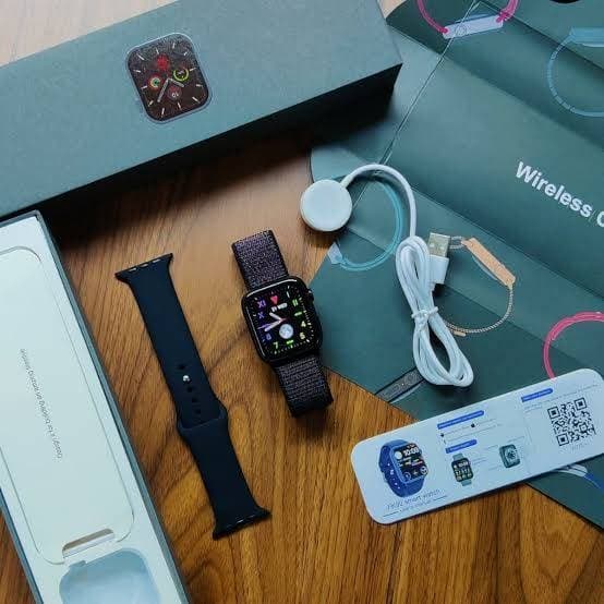 Fk 99 Smartwatch With Dual Stirps